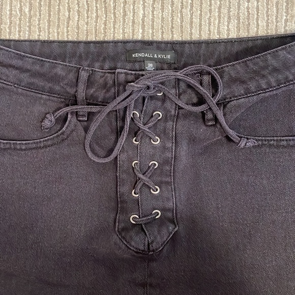 PacSun Kendall & Kylie Jean Mini Skirt in Black - Size: 26 - Picture 6 of 6